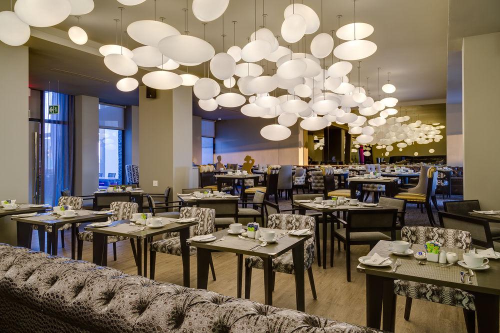 Protea Hotel Fire & Ice! By Marriott Pretoria Menlyn Ngoại thất bức ảnh