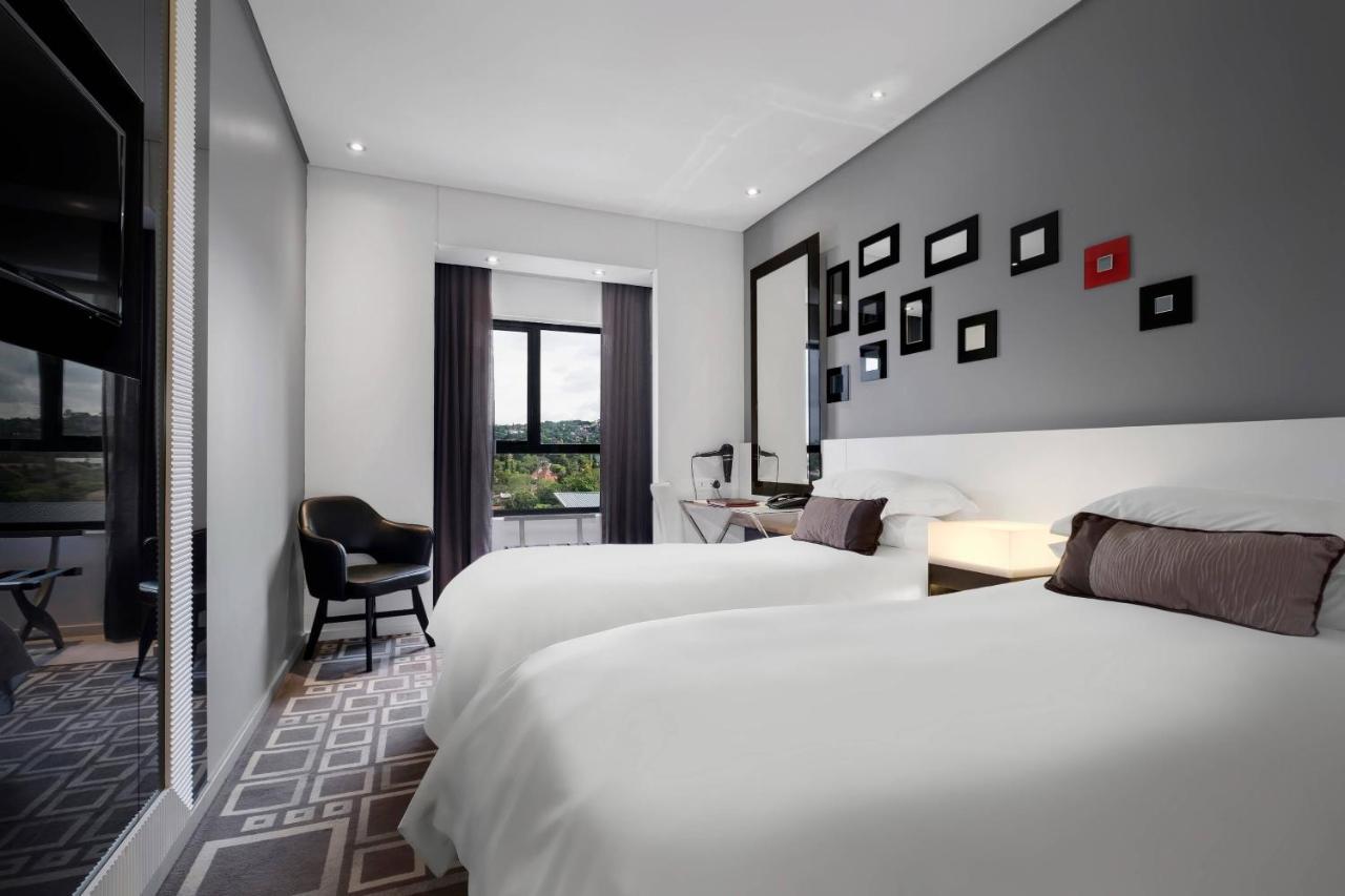 Protea Hotel Fire & Ice! By Marriott Pretoria Menlyn Ngoại thất bức ảnh