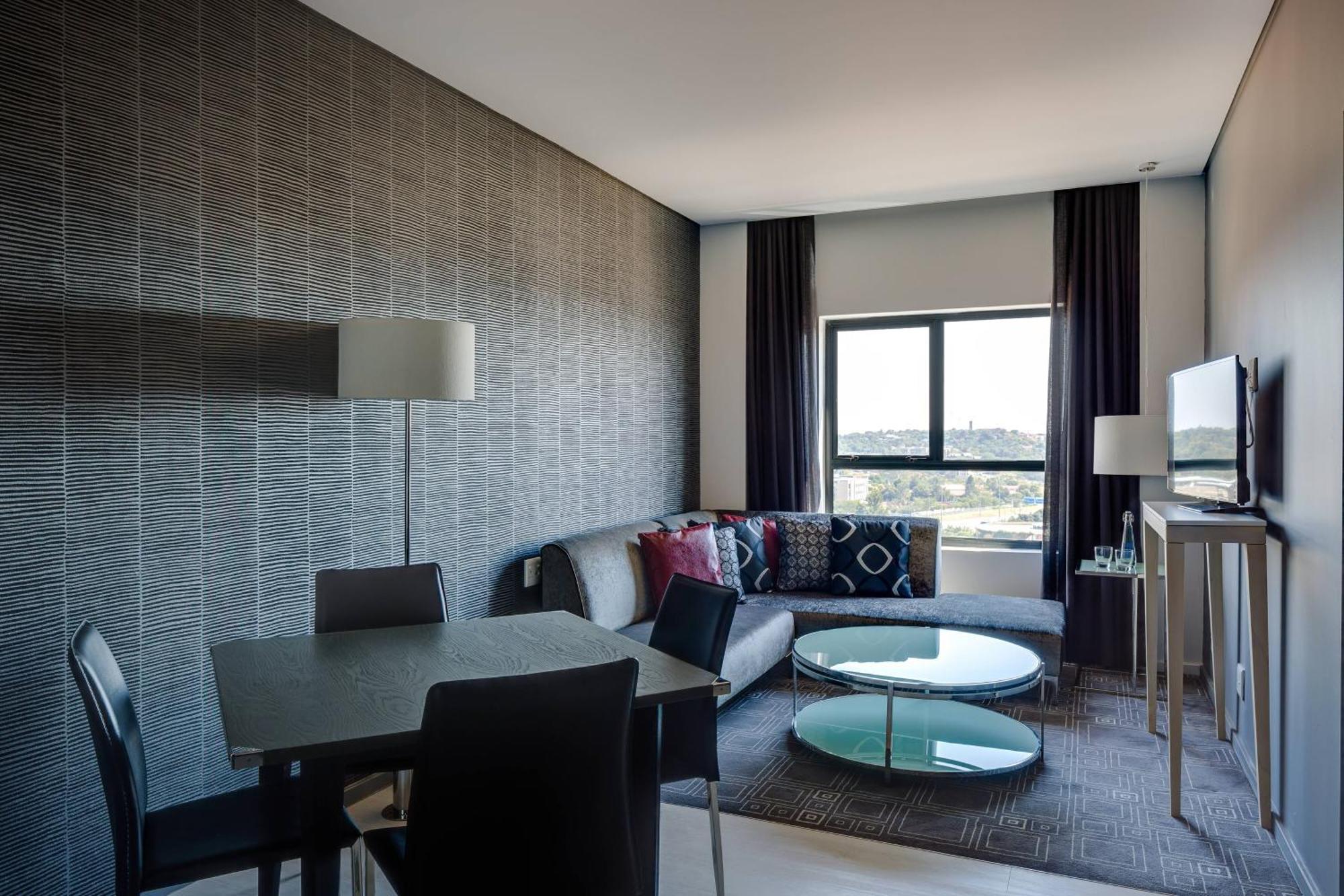 Protea Hotel Fire & Ice! By Marriott Pretoria Menlyn Ngoại thất bức ảnh