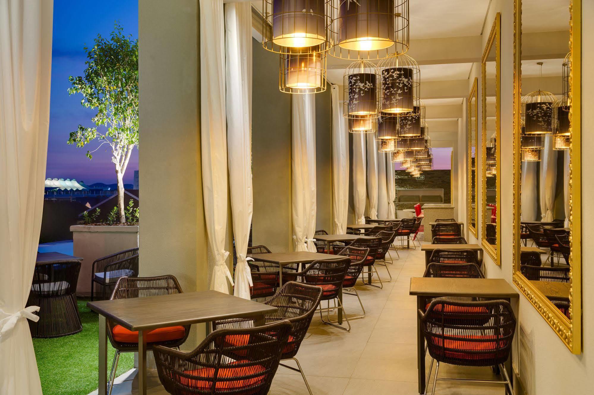 Protea Hotel Fire & Ice! By Marriott Pretoria Menlyn Ngoại thất bức ảnh